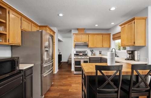 Dundee House | Willamette Vintage