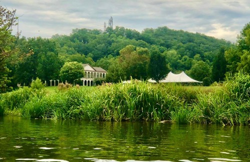 Lookout Valley Neighborhood Association Hotel | Williams Island Room at Tennessee RiverPlace
