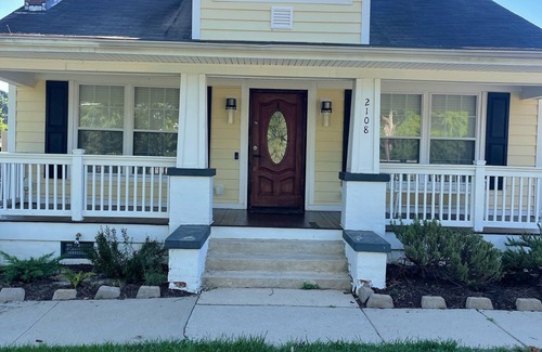 Northeast Raleigh House | Williams Way Suites 8 Stylish suites with parking