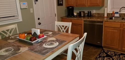 Fayetteville House | Williamsburgh Place