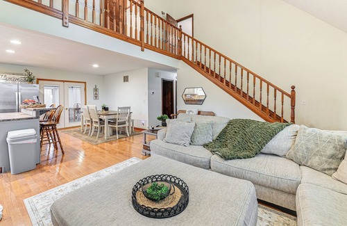 Williamstown House | Williamstown Gem w/Private Pool & Hot Tub!