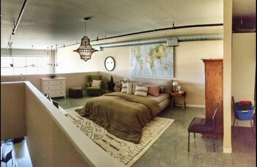 Midtown Apartment | Willis st Loft
