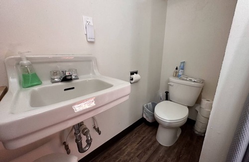 Sunland Estates House | Williwaw 1 bed 1 bath near The Gorge Amphitheatre