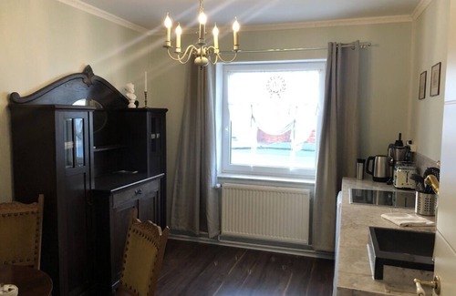 Klanxbuell Apartment | Willkommen in Unserer 36 m² Ferienwohnung Direkt am Bahnhof