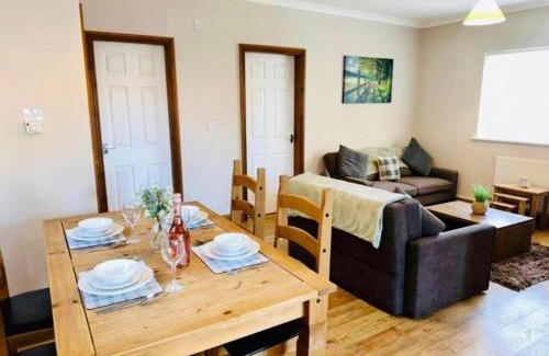York House | Willow Cottage with Hot tub