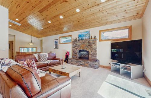 Tahoma House | Willow Creek Hideway