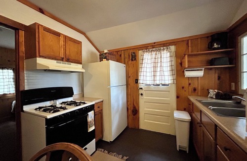 Hazelhurst Cabin | Willow Haven ~ Quaint 3 Bedroom in Hazelhurst, Wisconsin