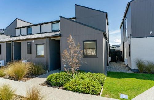 Albert Town Apartment | Willow Lane