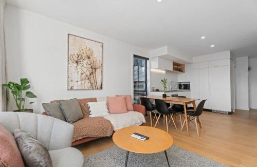 Albert Town Apartment | Willow Lane