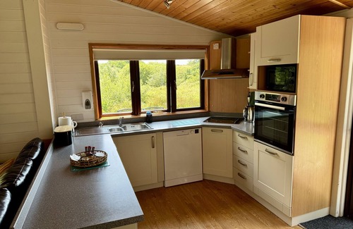 Helford Passage Cottage | WILLOW LODGE, family friendly, with hot tub in Falmouth