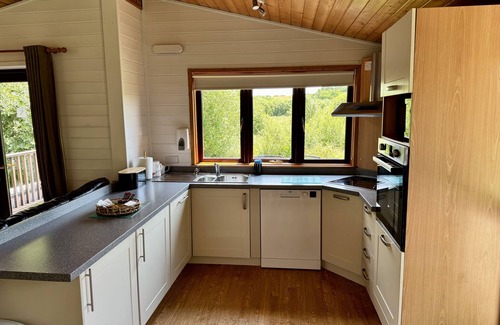 Helford Passage Cottage | WILLOW LODGE, family friendly, with hot tub in Falmouth