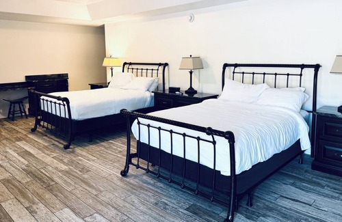 Industry Hotel | Willows