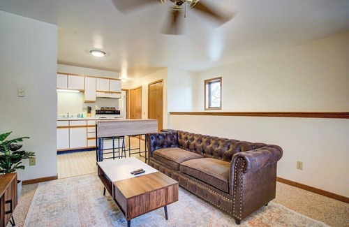 Marquette Apartment | Willy St Pets & Parking.Covered Balcony.Near Park