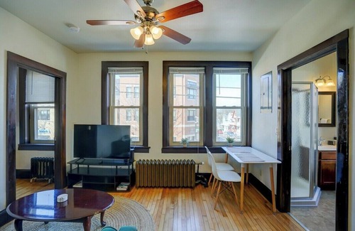 Marquette Apartment | Willy St Prime Location 2nd Flr Secure Entrance