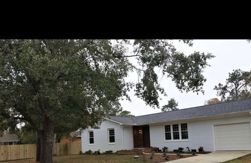 Myrtle Grove House | Wilmington Charming 3 bedroom House with Huge Yard