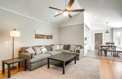 Wilmington House | Wilmington Rental about 4 Mi to Wrightsville Beach!