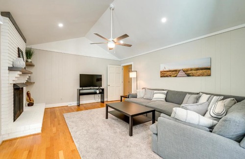 Wilmington House | Wilmington Rental about 4 Mi to Wrightsville Beach!