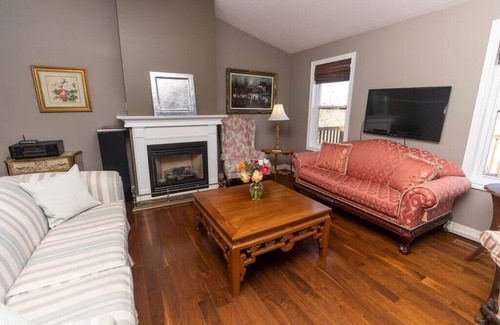 Wellington House | Wilson Vines Awaits your Arrival in Hillier