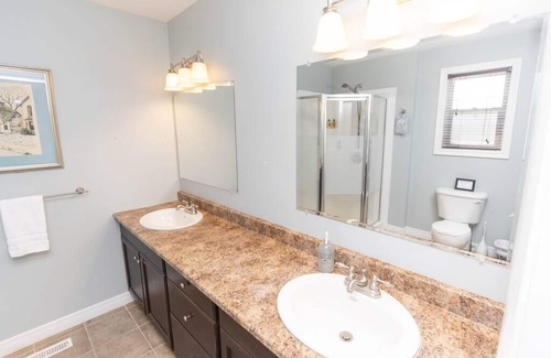 Wellington House | Wilson Vines Awaits your Arrival in Hillier