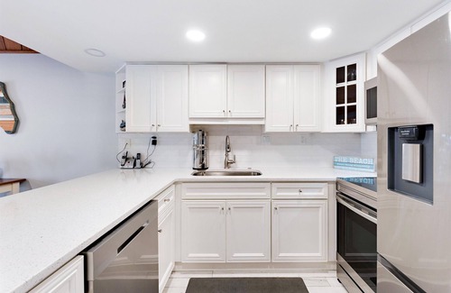 New Smyrna Beach Condo | Win-San A214 Ocean View 2/2 Fully Renovated Unit! Steps to Flagler Avenue!