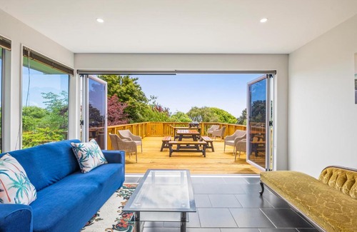 Waikanae House | Winara Winner - Waikanae Holiday Home