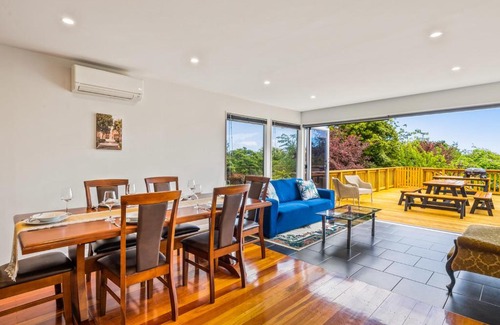 Waikanae House | Winara Winner - Waikanae Holiday Home