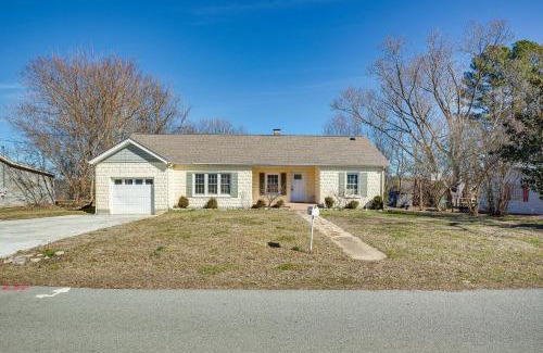 Winchester House | Winchester Home with Large Yard Near Tims Ford Lake