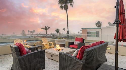 Beach Barber Tract House | Windansea by AvantStay Private Rooftop Patio 2 blocks to Beach Town