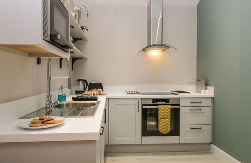 Kendal Cottage | WINDERMERE, pet friendly, character holiday cottage in Kendal