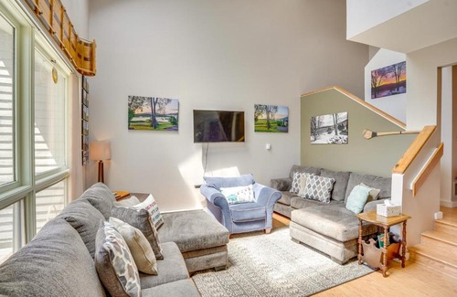 Windham House | Windham Mountain Vacation Rental about 3 Mi to Lifts!