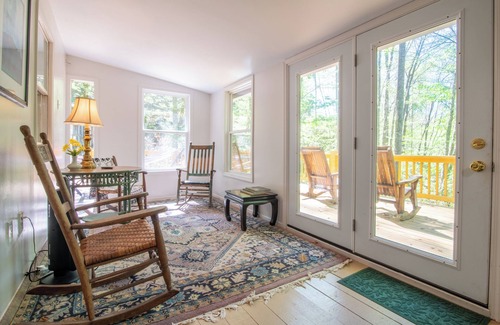 Whittier House | Winding Creek - Cozy cabin on the creek!