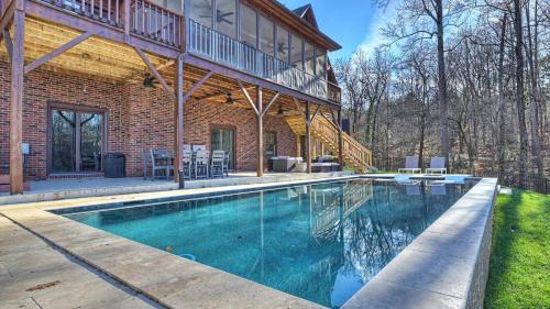 Troutman House | Winding Down by AvantStay Sleeps 20 Dock View