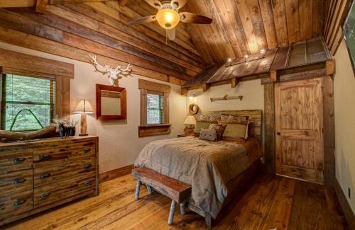 Cherry Log House | Winding Log Ridge