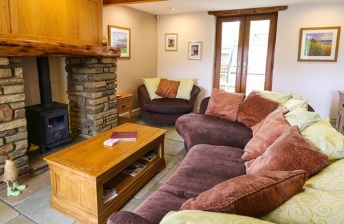 Great Harwood Cottage | WINDMILL COTTAGE, family friendly, with a garden in Great Harwood