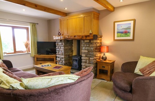 Great Harwood Cottage | WINDMILL COTTAGE, family friendly, with a garden in Great Harwood