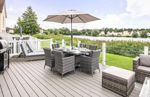 South Cerney House | Windrush Lake 65, Sunset Lodge (P)