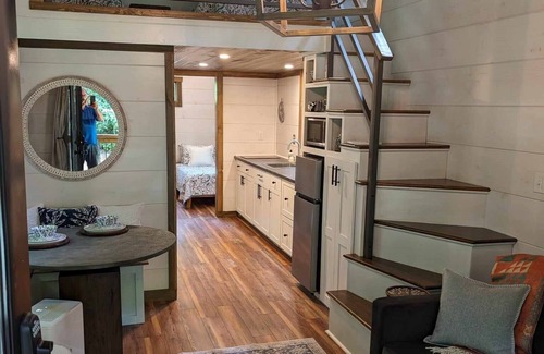 Old Fort Cabin | Windsong Creek side cabin c-2