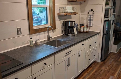 Old Fort Cabin | Windsong Creek side cabin c-2