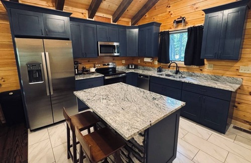 Logan Cabin | Windsong - Romantic Luxury Cabin in the Hocking Hills