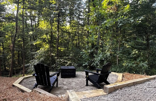 Logan Cabin | Windsong - Romantic Luxury Cabin in the Hocking Hills