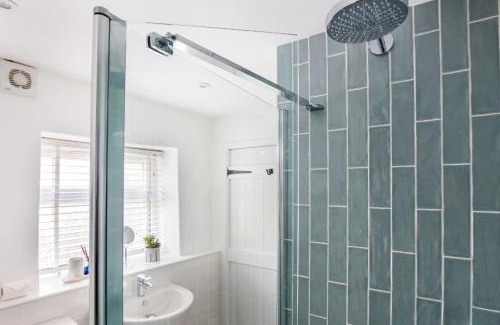 Chipping Norton House | Windsor Cottage - Bolthole in the heart of CN!