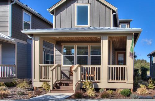 Ocean Shores House | Windswept Cottage