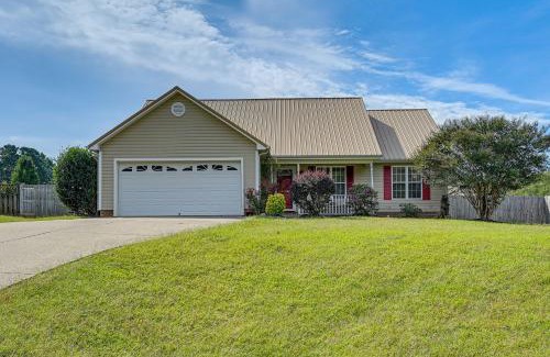 Lexington House | Wine and BBQ Trail Fun Home with Hot Tub in Lexington