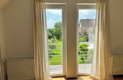 Arzheim House | Wine and forest, cozy vacation home with outdoor sauna and a big garden