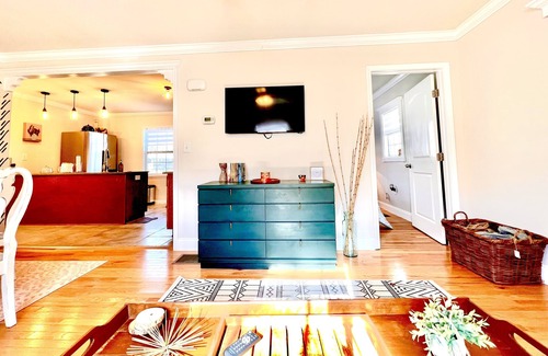 Dahlonega Cottage | Wine and Wedding Mountain Getaway at Arborview - 5 minutes from Downtown