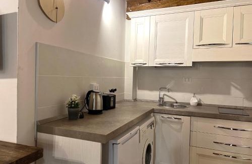 Duomo Apartment | Wine Apartments Florence Aleatico