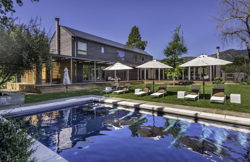 Calistoga House | Wine Country Estate Property 5 min from Downtown Calistoga