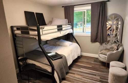 Newberg House | Wine Country Getaway, Relax!