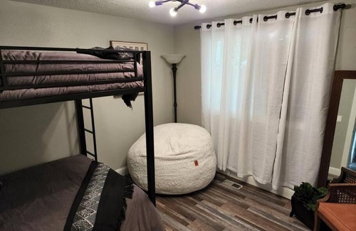 Newberg House | Wine Country Getaway, Relax!