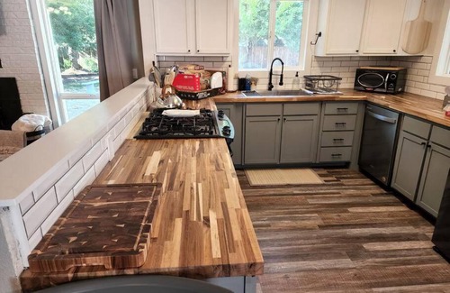 Newberg House | Wine Country Getaway, Relax!